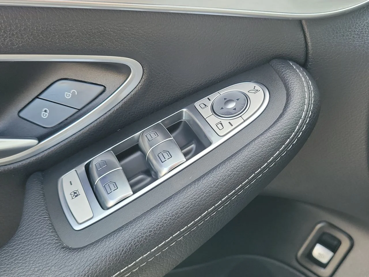 Used 2020 Gray Mercedes-Benz C 300 image 28
