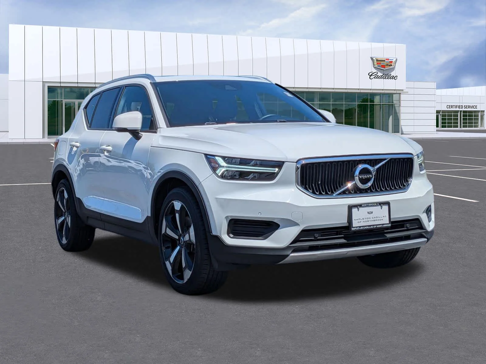 Used 2020 White Volvo Momentum image 3