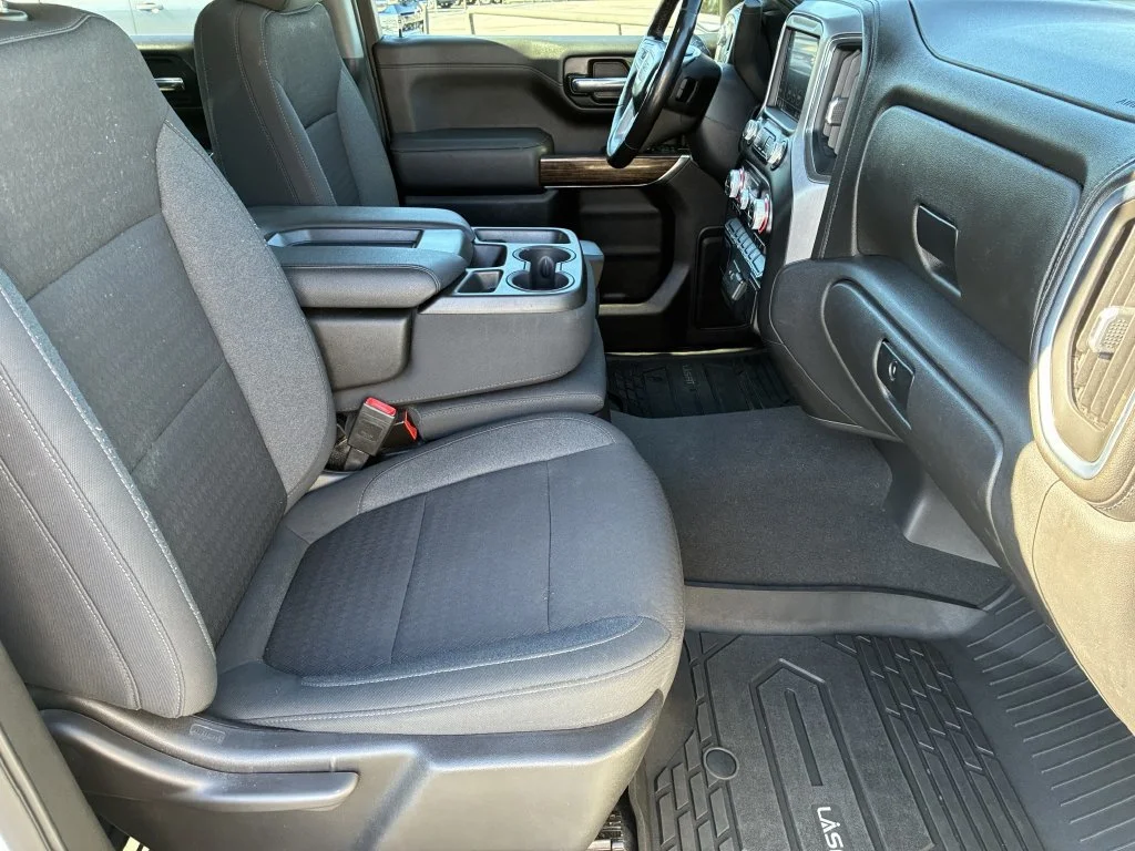 Used 2022 SUMMIT WHITE GMC SLE image 18