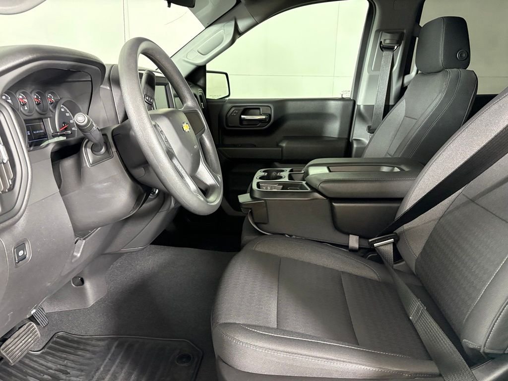 Used 2024 White Chevrolet Custom image 26
