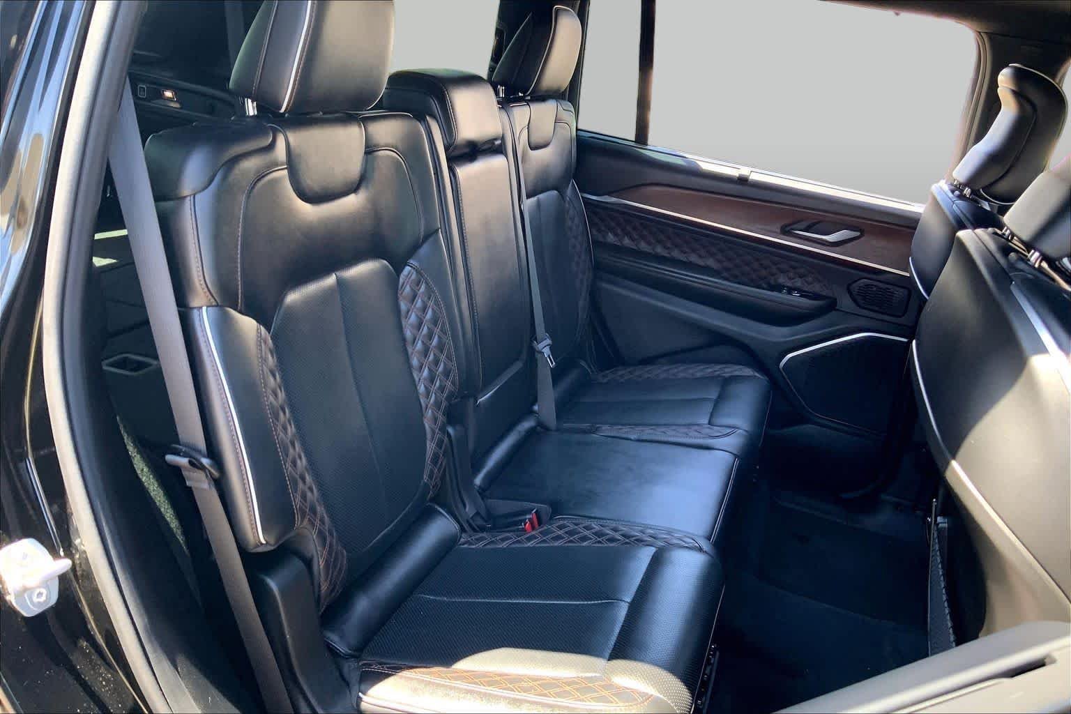 Used 2021 Diamond Black Crystal Pearlcoat Jeep Summit image 19