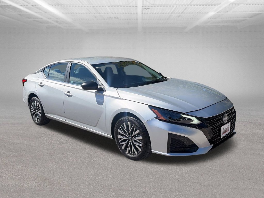 Used 2026 Silver Nissan 2.5 SV image 8