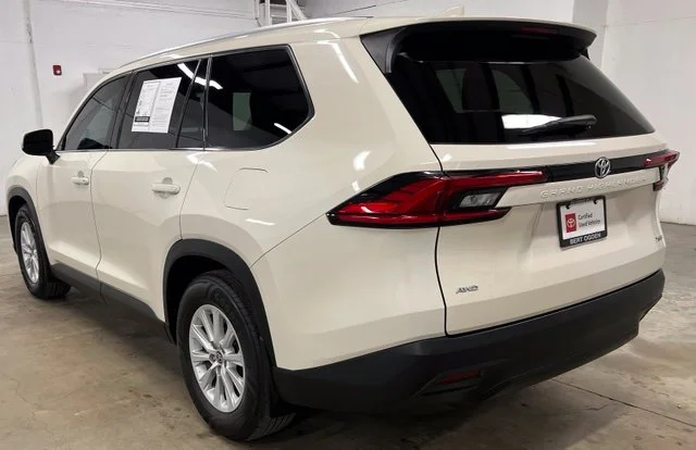Used 2024 White Toyota XLE image 4