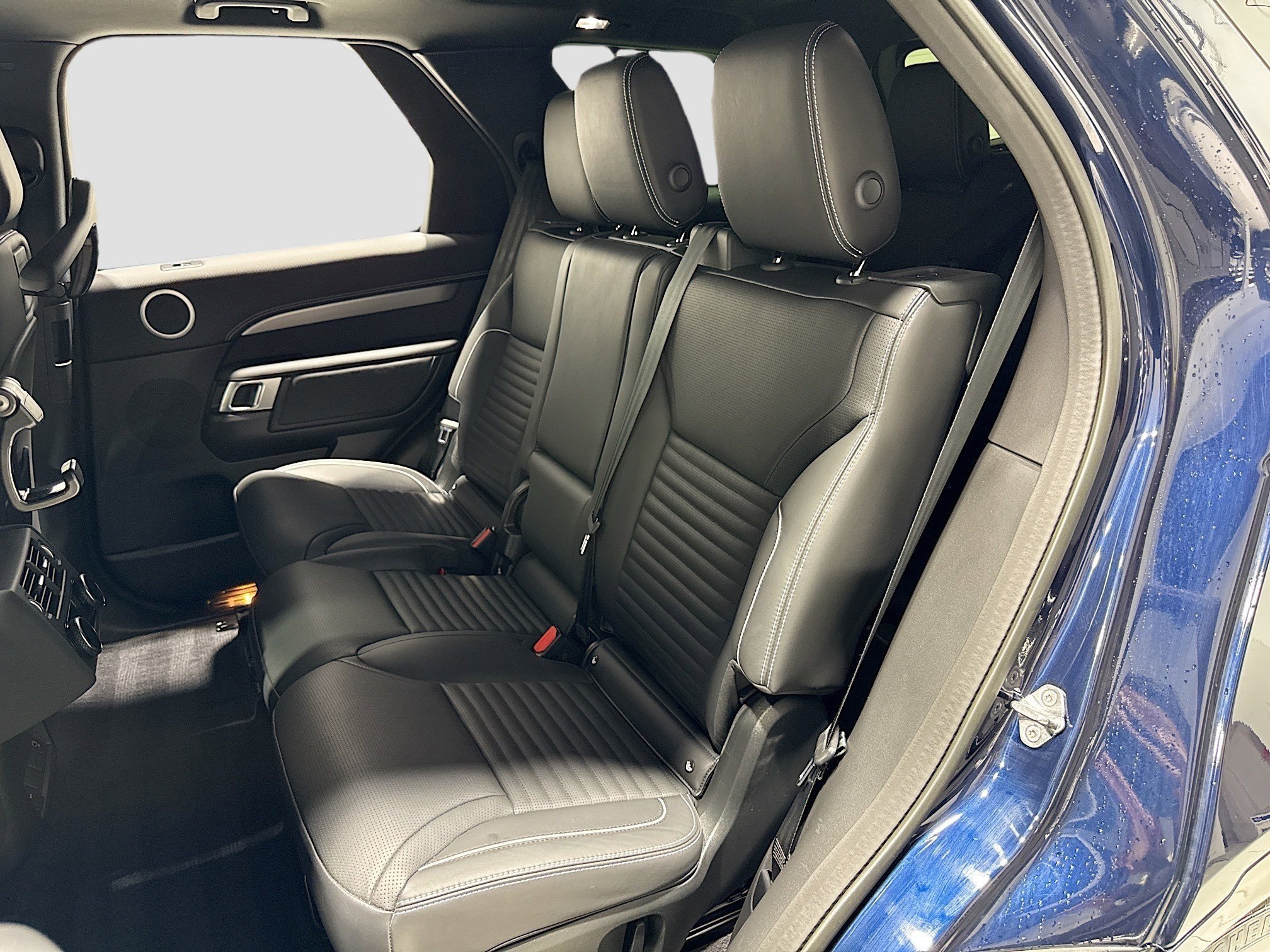 Used 2023 Portofino Blue Metallic Land Rover HSE R-Dynamic image 25