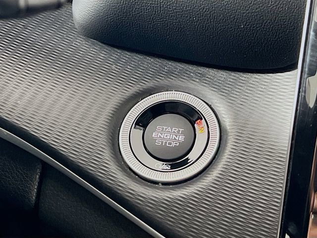Used 2024 White Jeep Altitude image 16