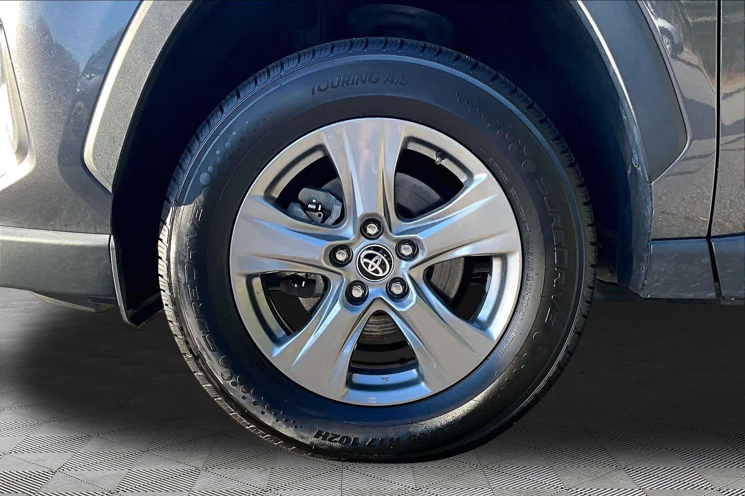 Used 2024 Magnetic Gray Metallic Toyota Hybrid XLE image 11