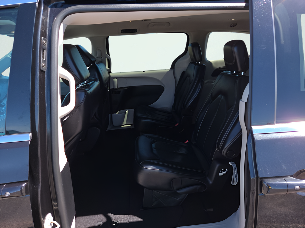 2022 Chrysler Pacifica Touring L - Photo 11