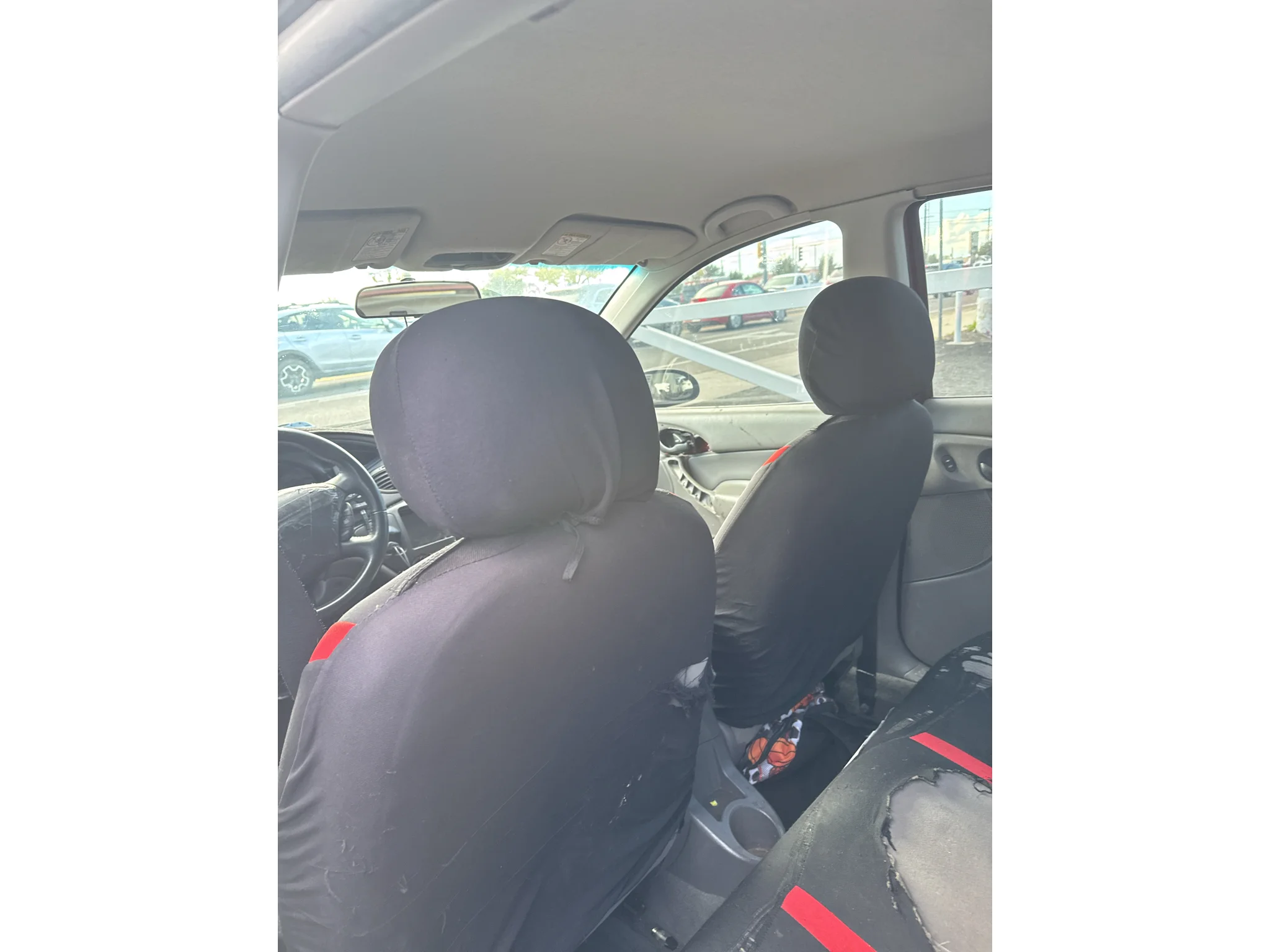 Used 2001 Red Ford SE Comfort w/Zetec image 6