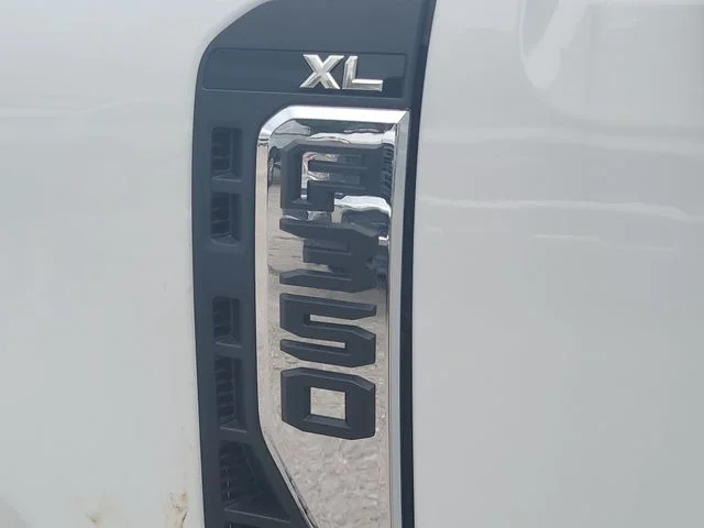 New 2026 Oxford White Ford XL image 9