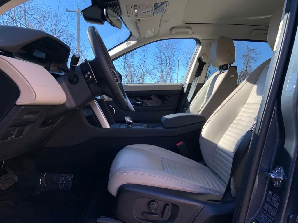 Certified Used 2025 Blue Land Rover S image 11