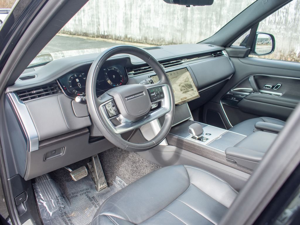 Certified Used 2025 Black Land Rover SE image 12