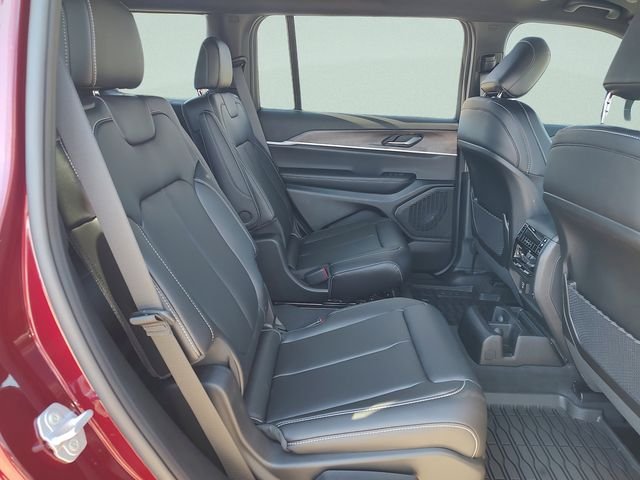 New 2025 Velvet Red Pearl-Coat Exterior Paint Jeep Limited image 32