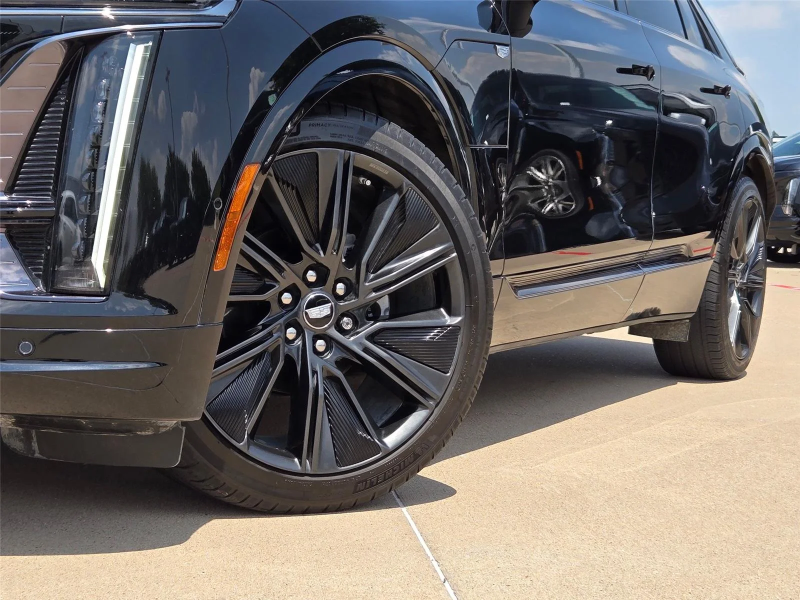 Used 2024  cadillac Sport image 8