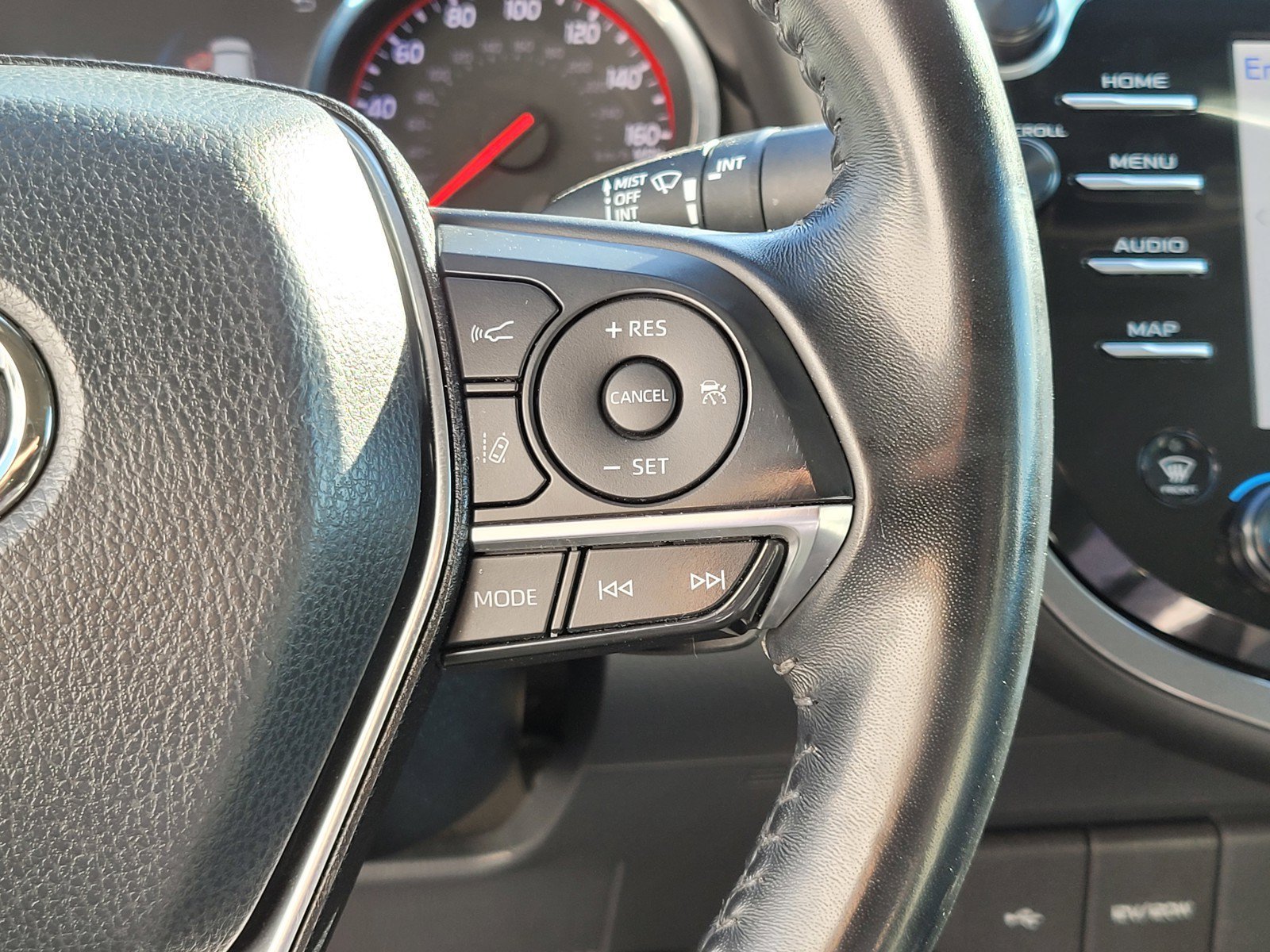 Used 2020 WIND CHILL PEARL Toyota XSE image 26