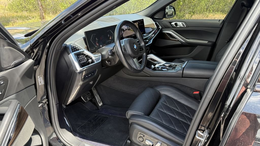 Used 2024 Black BMW xDrive40i image 3