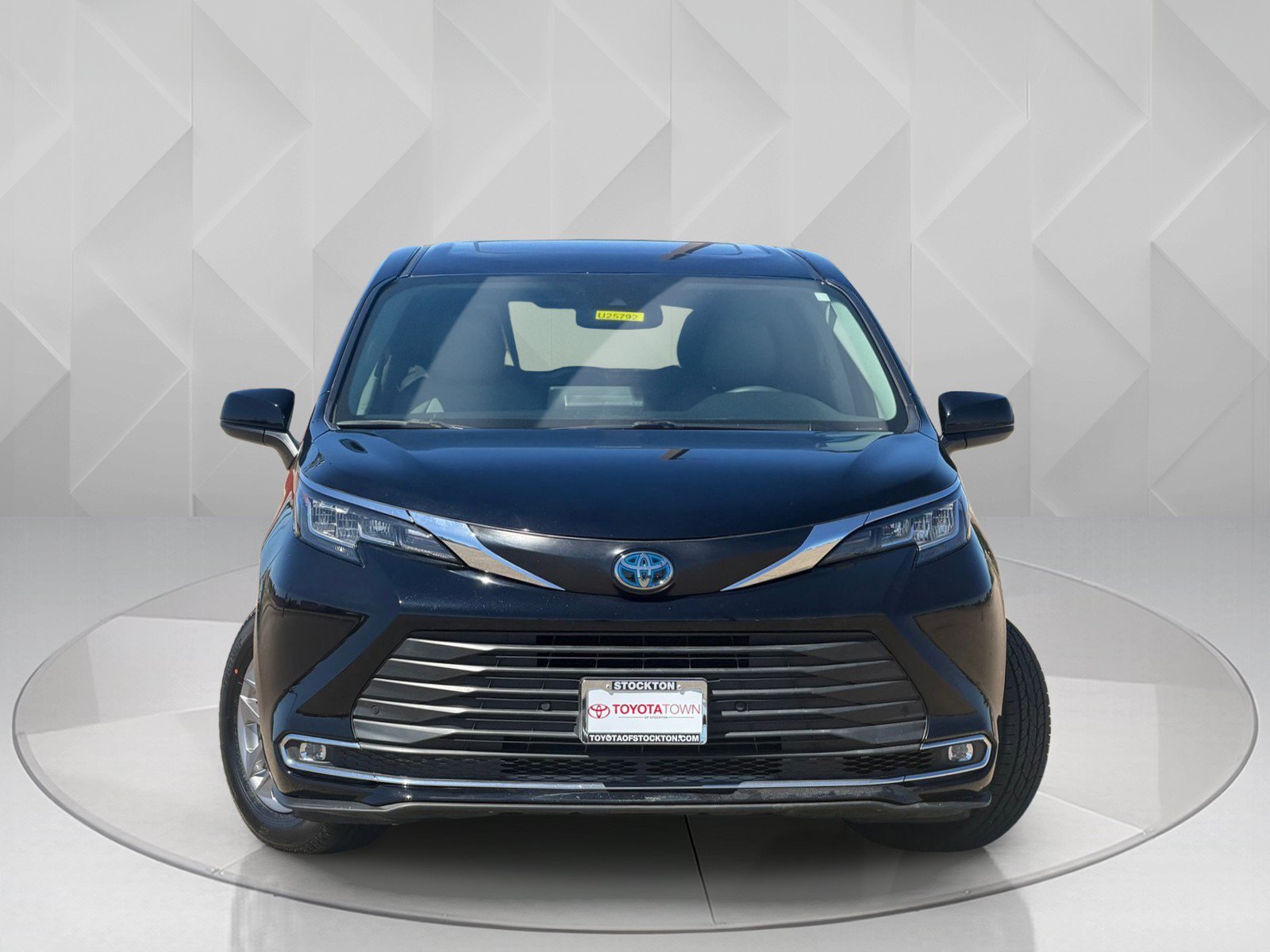 Certified Used 2022 Midnight Black Metallic Toyota XLE image 4