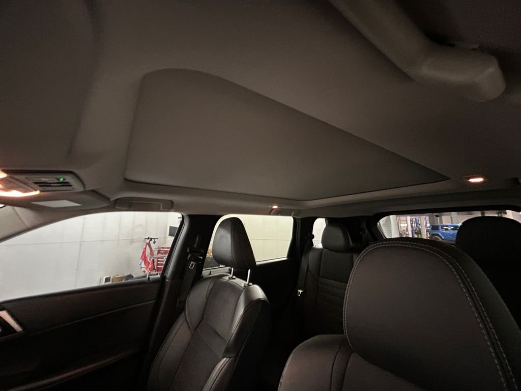 Used 2024 Blue Mitsubishi SE image 25