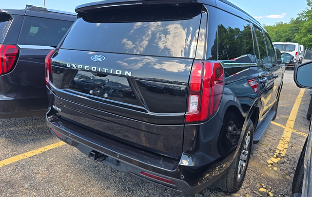 Used 2025 Black Ford Active image 3
