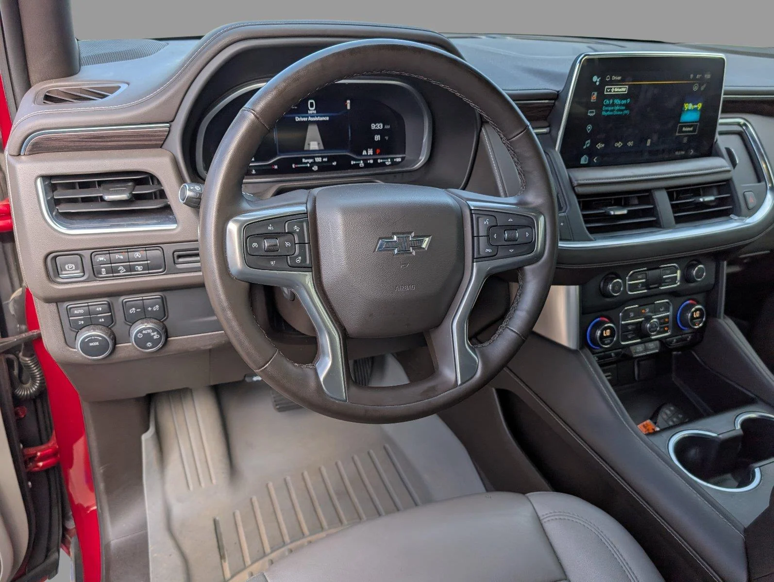 Used 2023 RADIANT RED TINTCOAT Chevrolet Z71 image 4