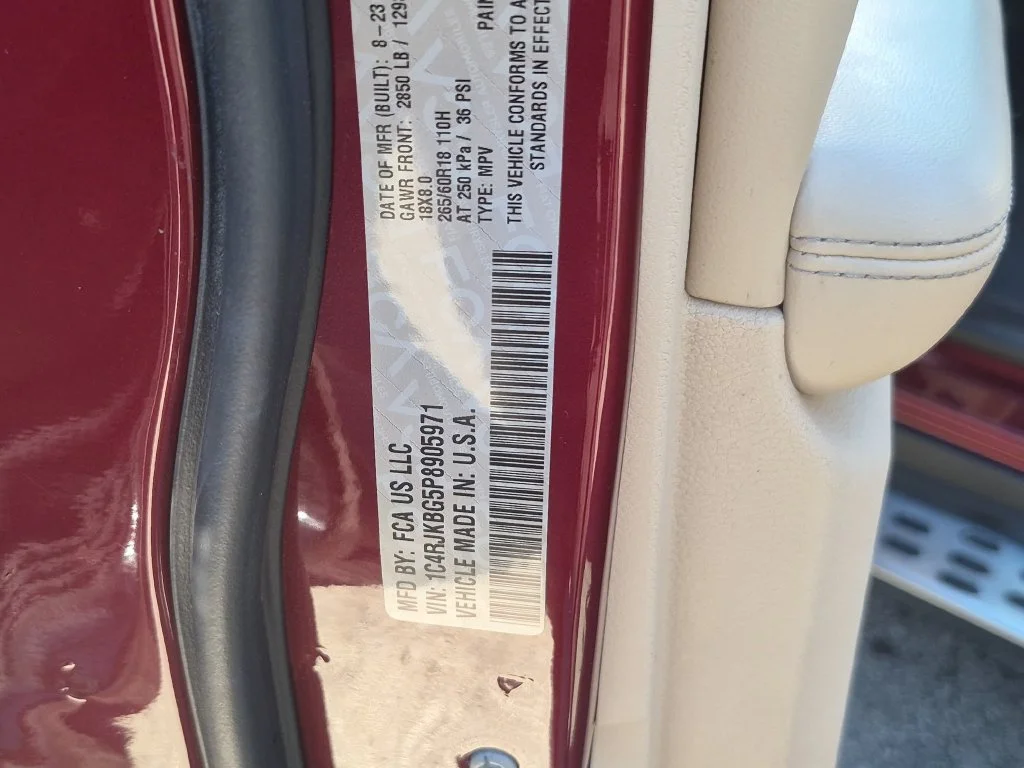 Used 2023 Red Jeep Limited image 27