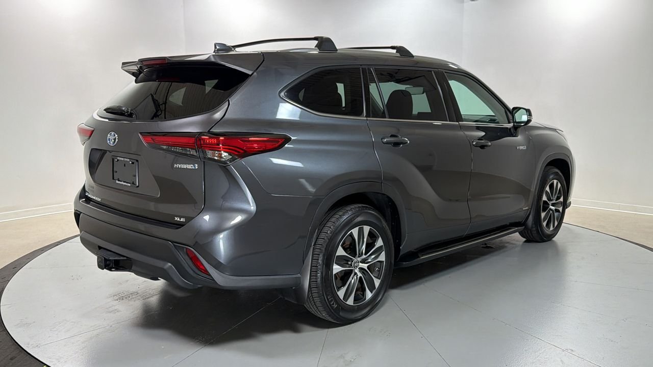 Used 2020 Gray Toyota XLE image 5