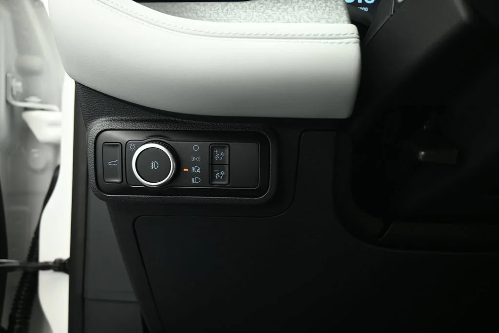 New 2026 White Ford Platinum image 9