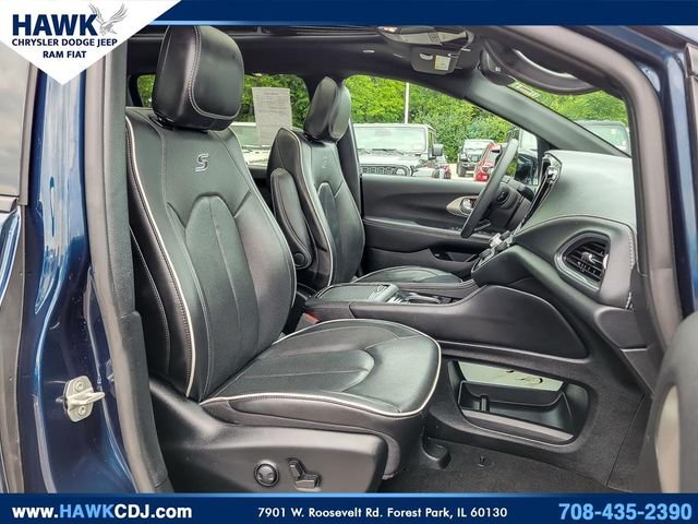 Used 2024 Blue Chrysler Select Premium S Appearance image 34