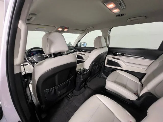 Used 2023 White Kia S image 14