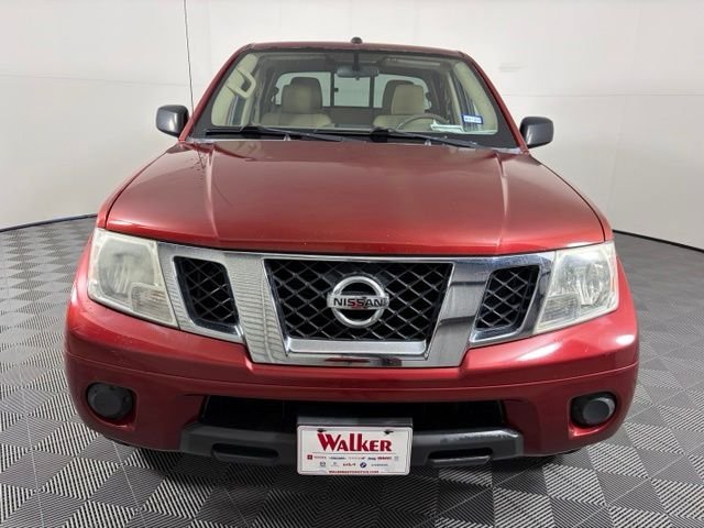 Used 2018 Red Nissan SV image 2