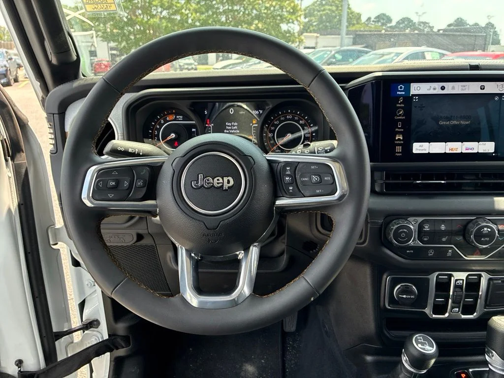 Used 2025 White Jeep Sahara image 22