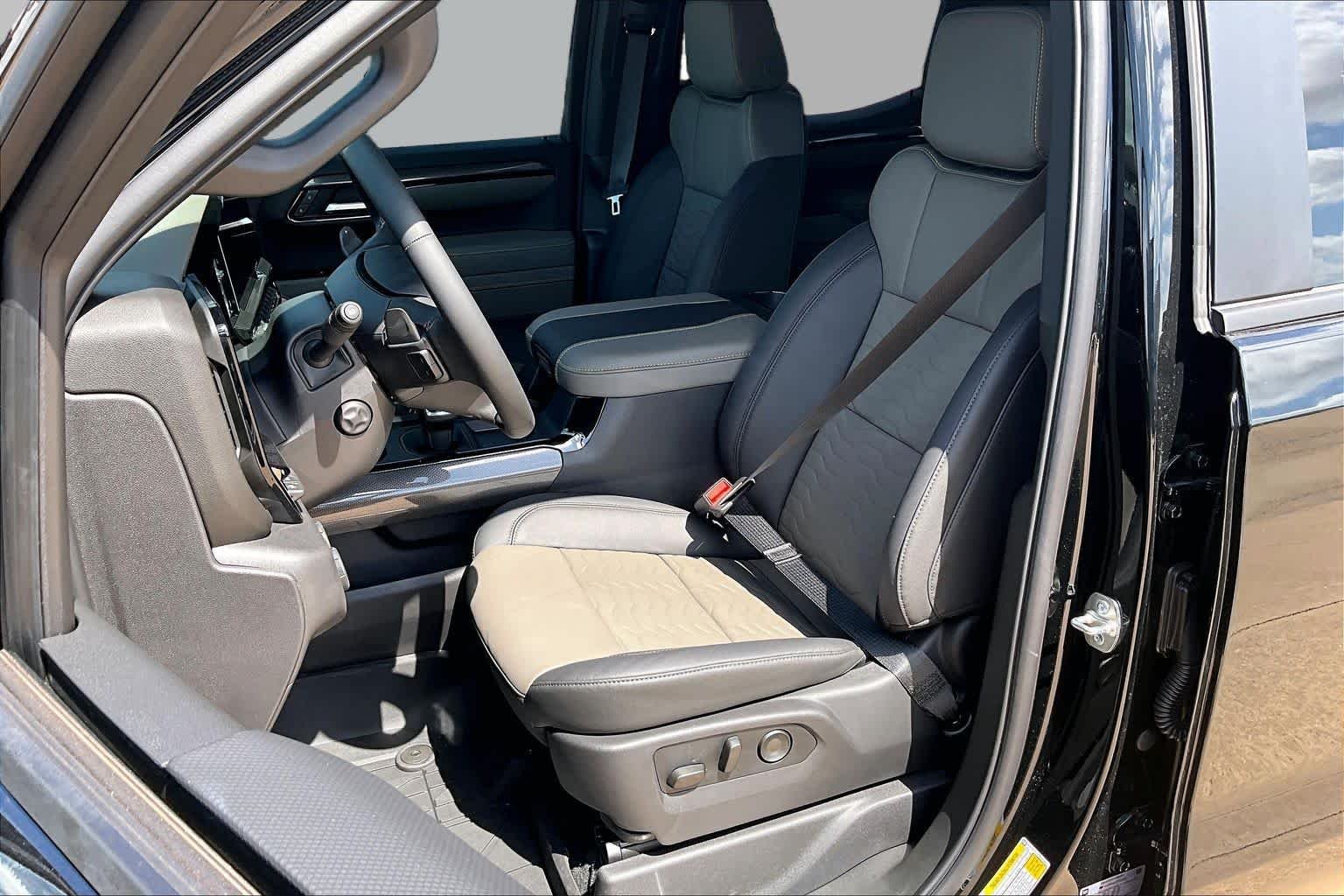 2026 Chevrolet Silverado 1500 ZR2 - Photo 9