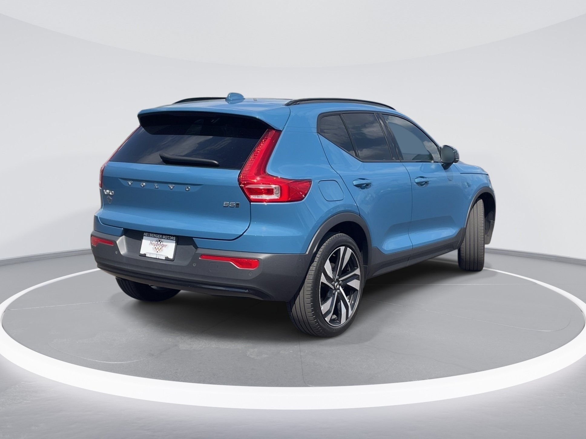 Used 2023 Thunder Grey Metallic Volvo Ultimate Dark Theme image 5