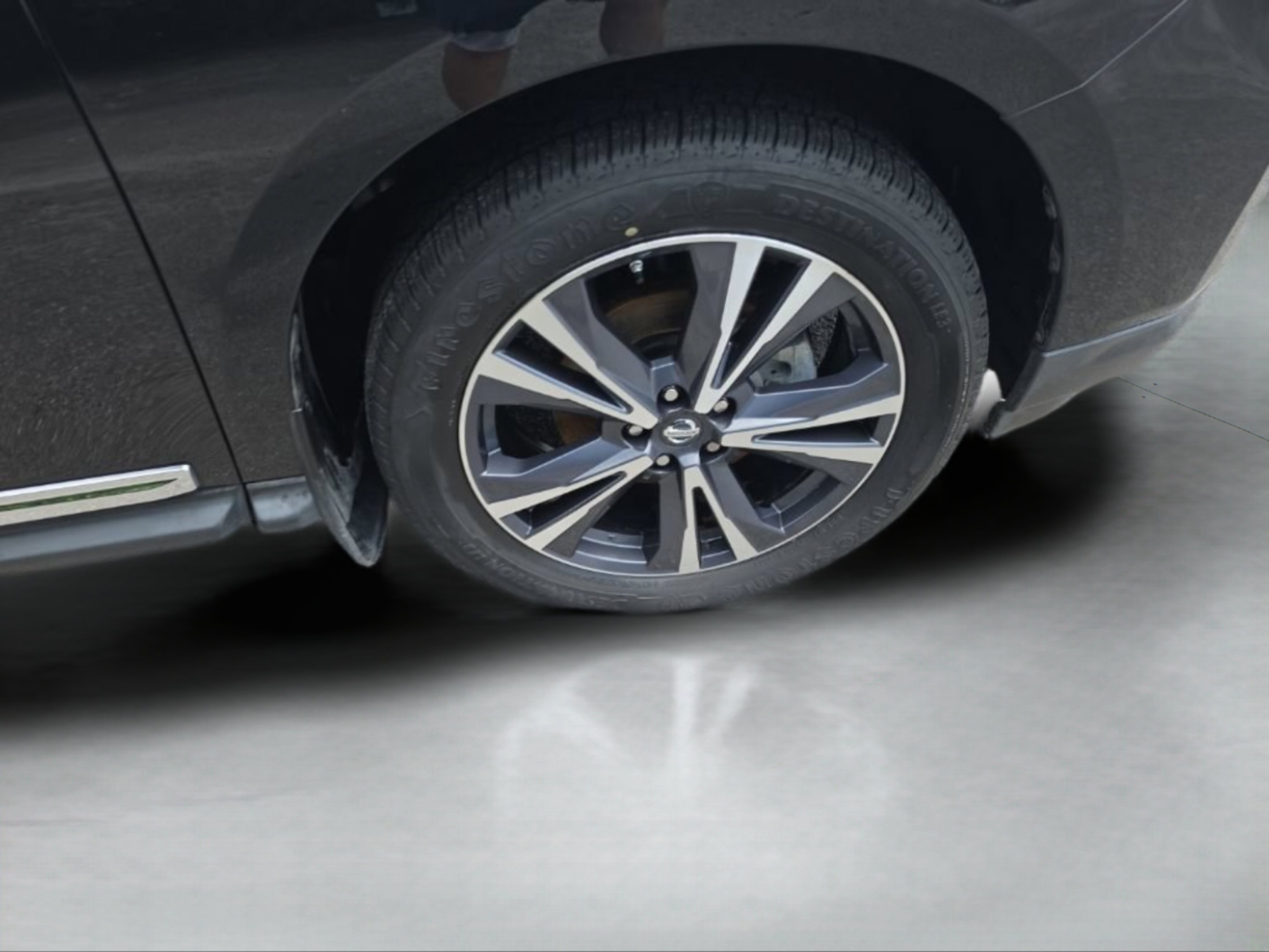 Used 2018 Black Nissan Platinum image 35