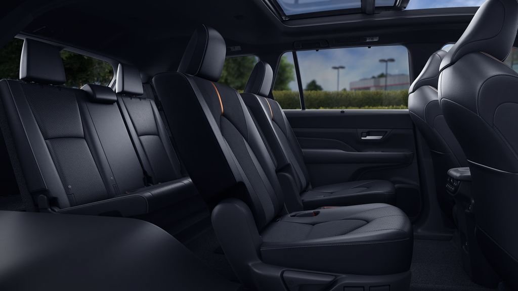 New 2026 Midnight Black Metallic Toyota  MAX Platinum image 28