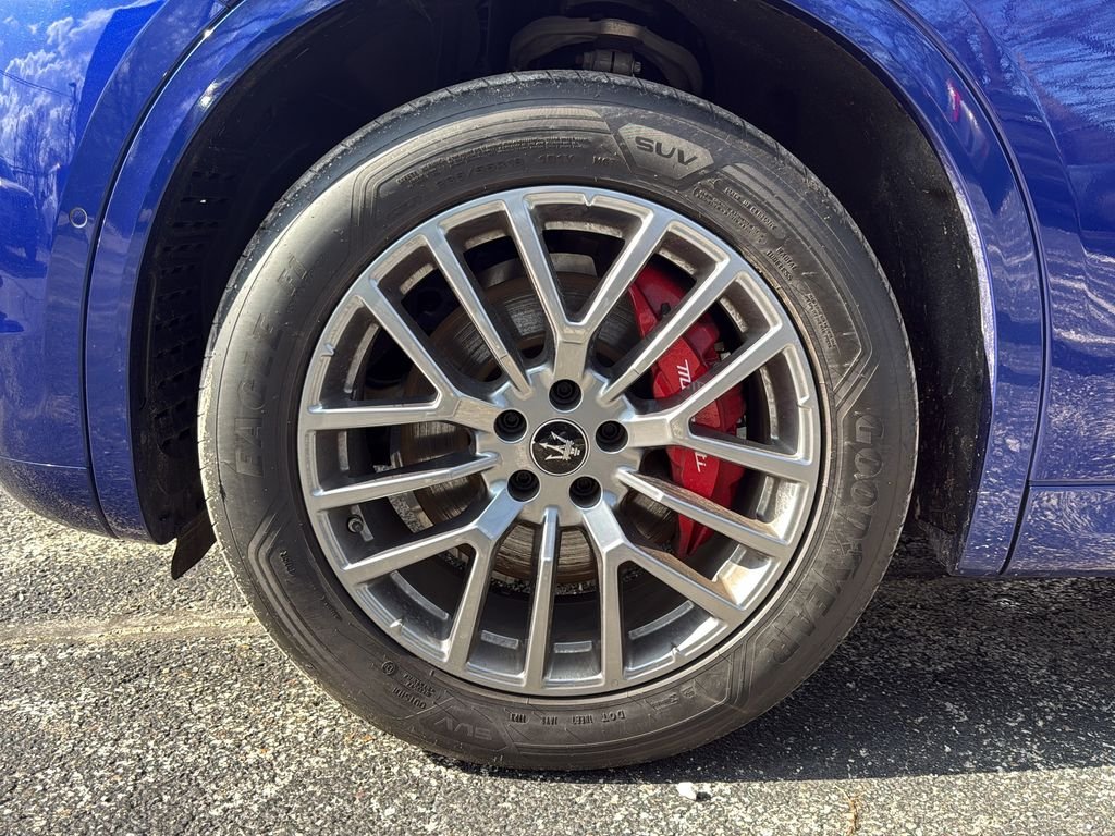 Used 2023  Maserati GT image 9
