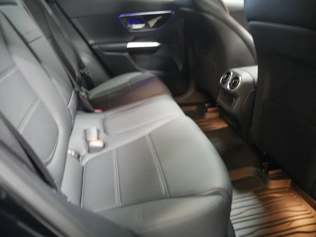 Used 2026 Black Mercedes-Benz GLC 300 image 23