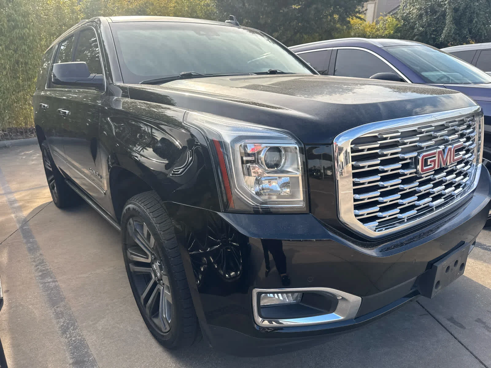 Used 2018 Onyx Black GMC Denali image 2