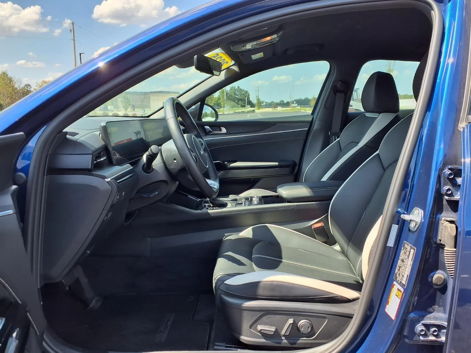 Used 2025 Yacht Blue Kia GT-Line image 22