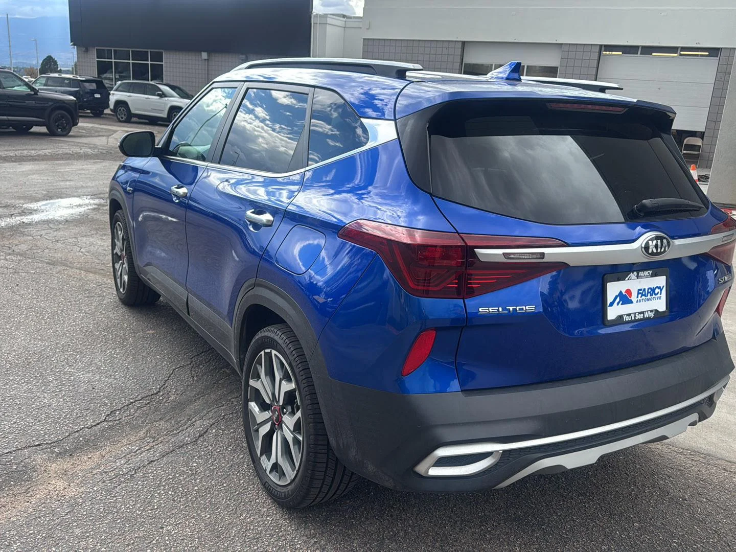 Used 2021 Neptune Blue Kia SX Turbo image 4