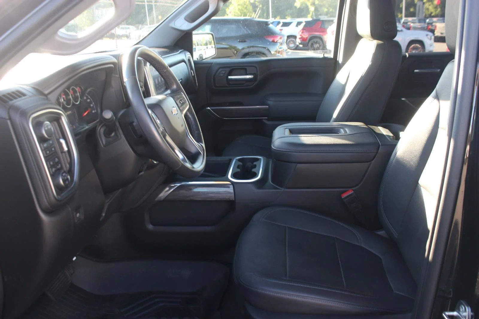 Used 2022 Black Chevrolet LTZ image 17