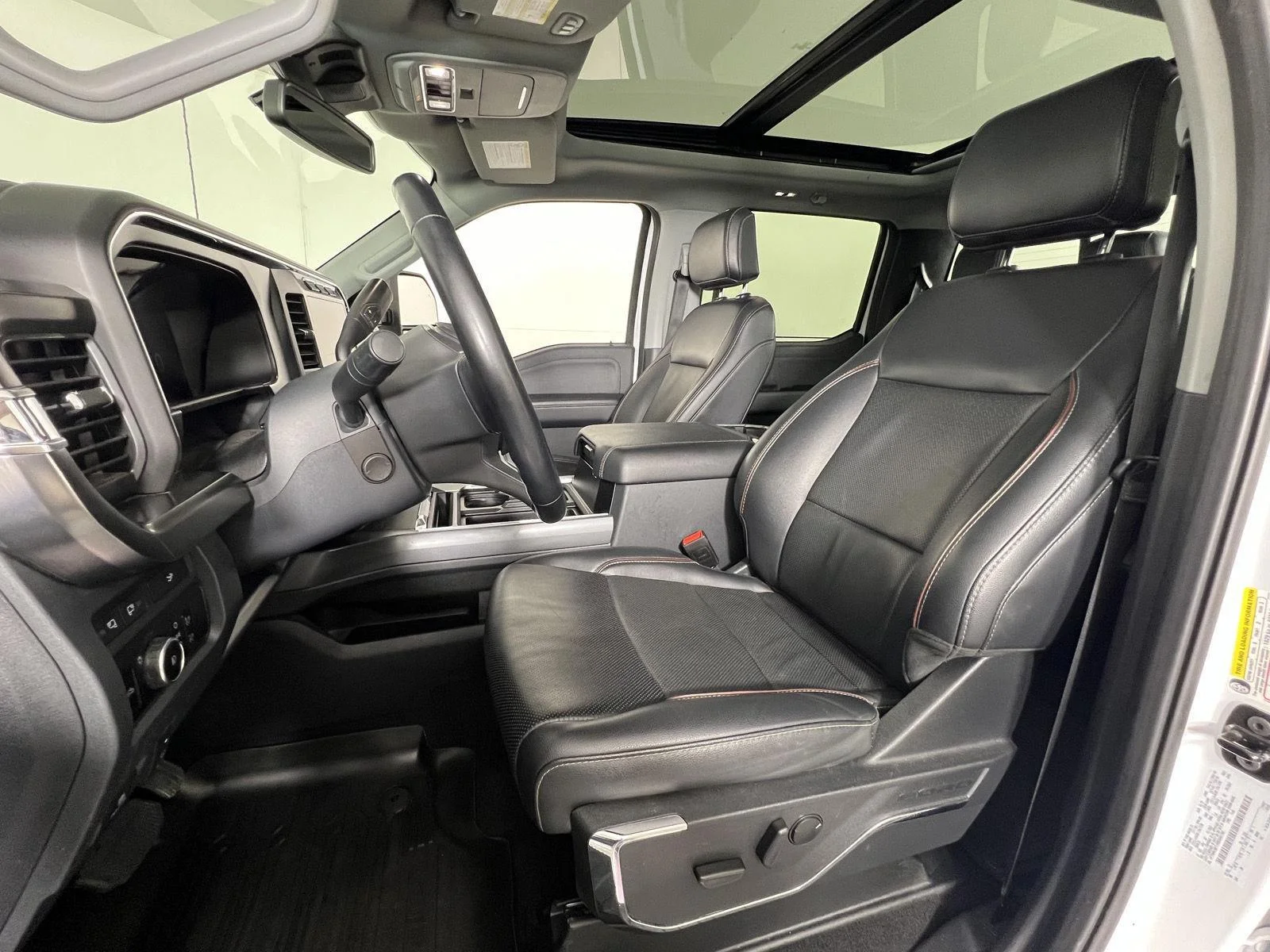 Used 2024 Oxford White Ford Lariat image 2