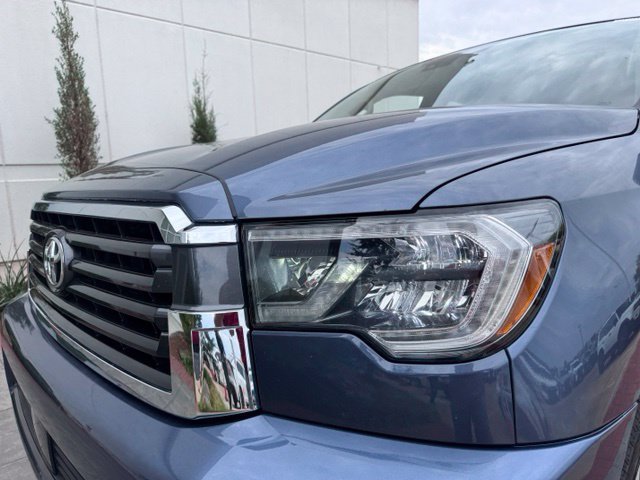 Used 2018 Blue Toyota SR5 image 14