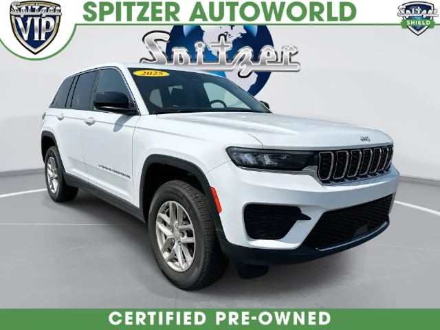 Used 2025 White Jeep Laredo X image 1