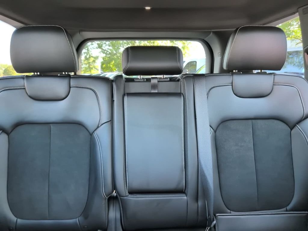 New 2026 Silver Zynith Exterior Paint Jeep Altitude image 26