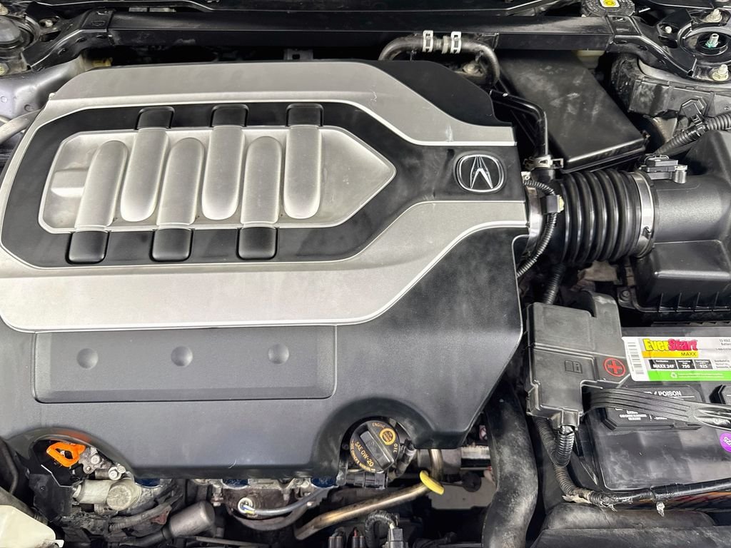 Used 2014 Silver Acura Base image 39