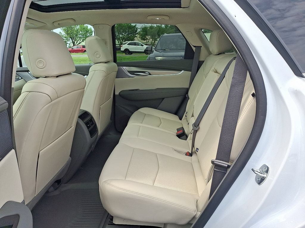New 2026 Crystal White Tricoat Cadillac Premium Luxury image 5