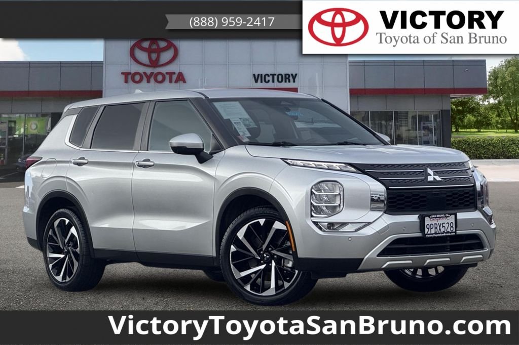 Used 2024 Blue Mitsubishi SE image 1