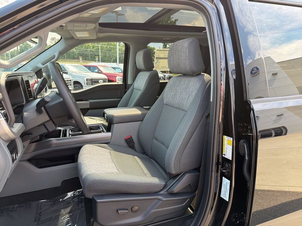 New 2026 Agate Black Metallic Ford F-250® XLT image 9
