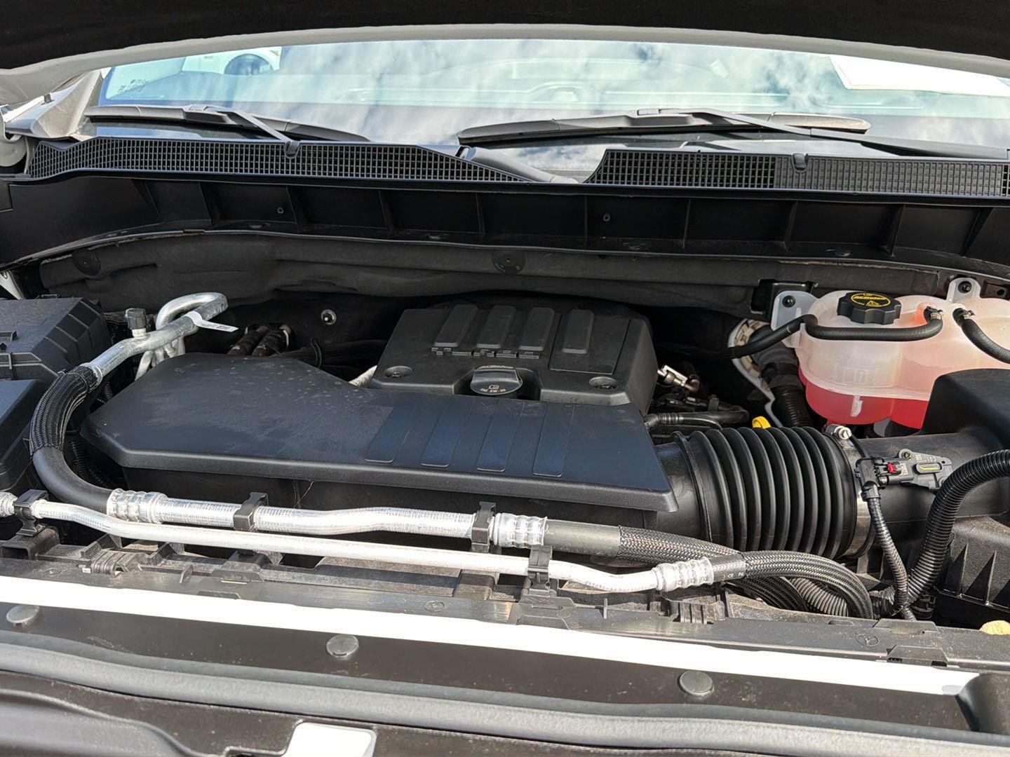 Used 2024 Summit White Chevrolet Custom image 33