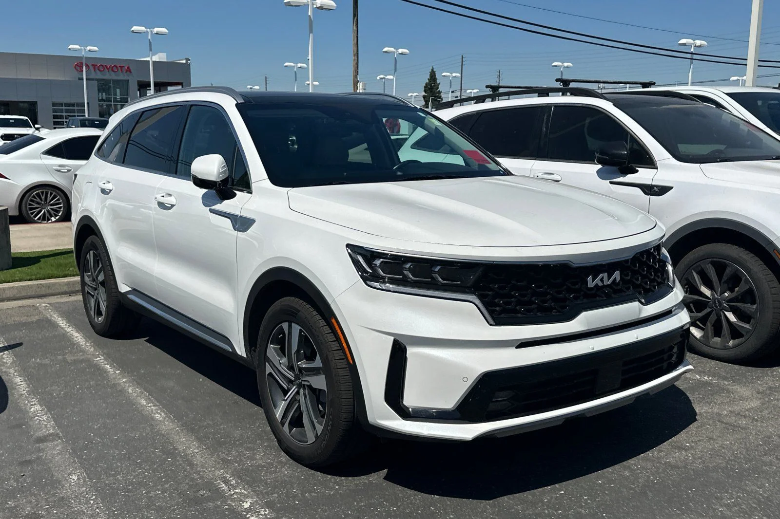 Certified Used 2023 Snow White Pearl Kia SX Prestige image 2